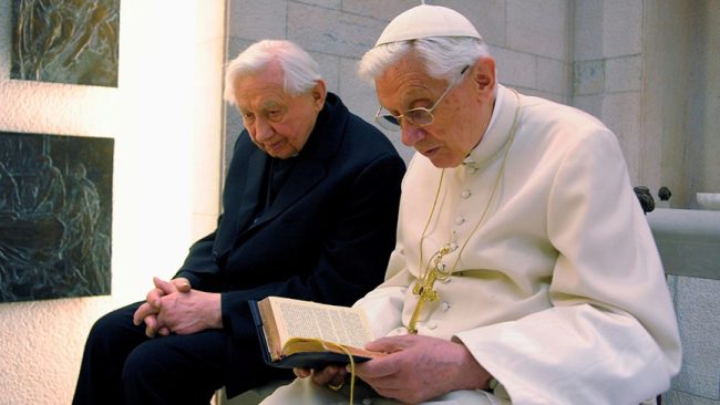 Elhunyt Georg Ratzinger