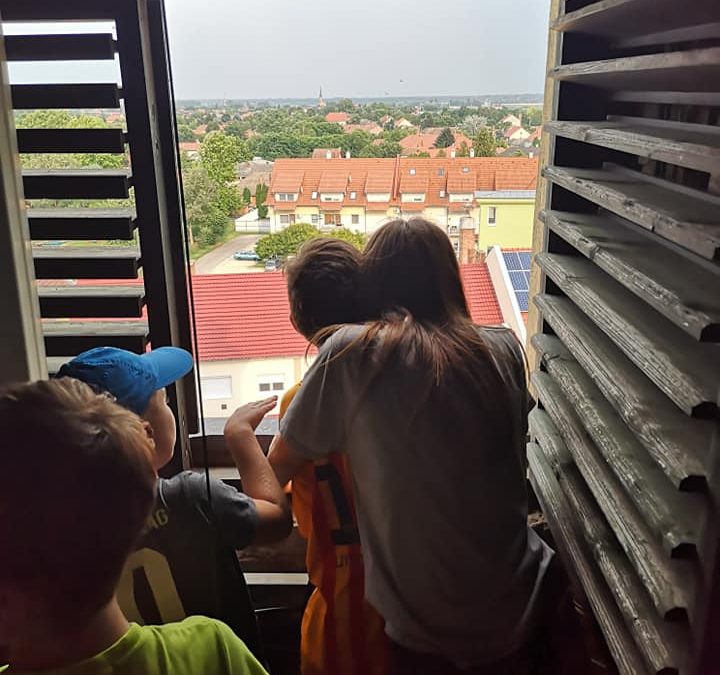 A templomtoronyba is felmentünk a táborozókkal