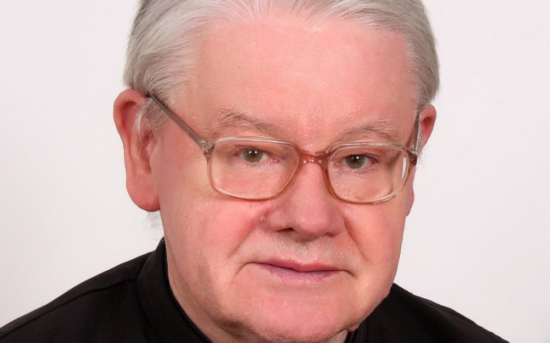 „Akik igazságra tanítottak sokakat, ragyogni fognak örökkön örökké, akár a csillagok!”