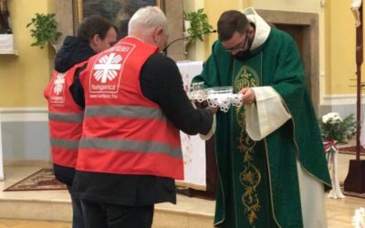 Plébániánk Karitasz csoportja szolgált a szentmisében