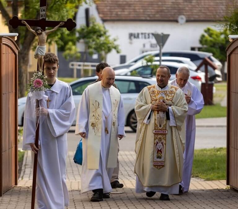 Templomunk búcsúja Szentháromság vasárnapján