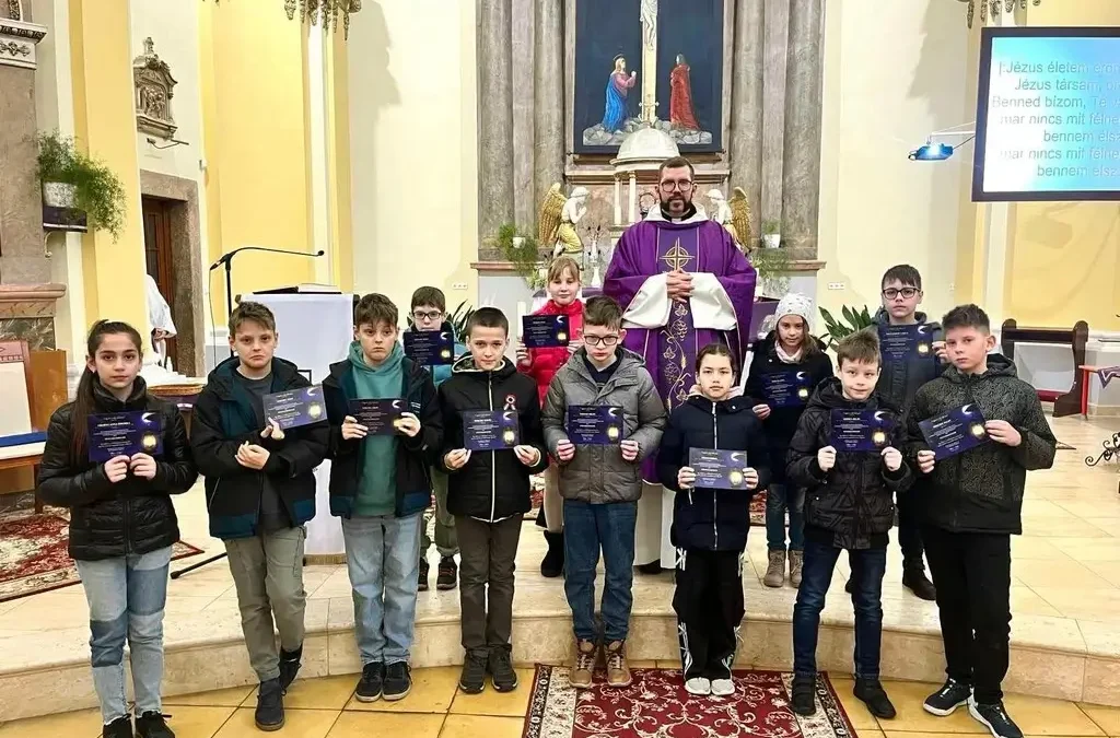 Nagyböjt második vasárnapján tartottuk elsőáldozóink bemutatását