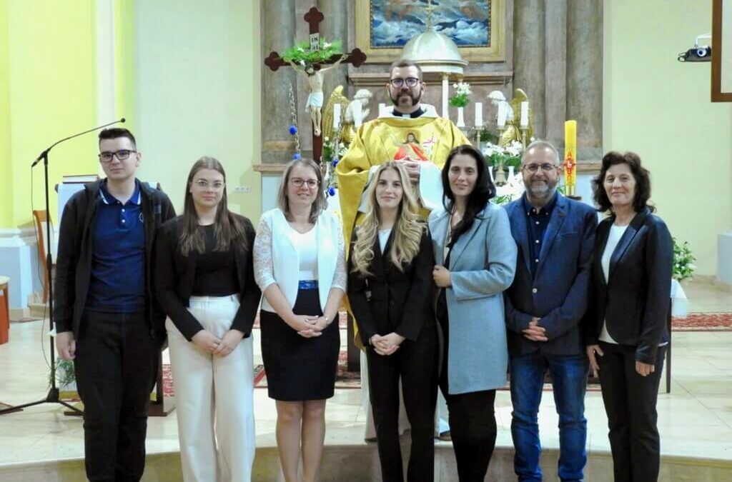 Az Isteni Irgalmasság Vasárnapján vizet szenteltünk és kereszteltünk